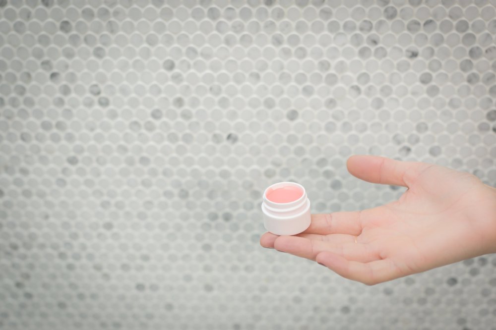 DIY-lip-balm_4460x4460